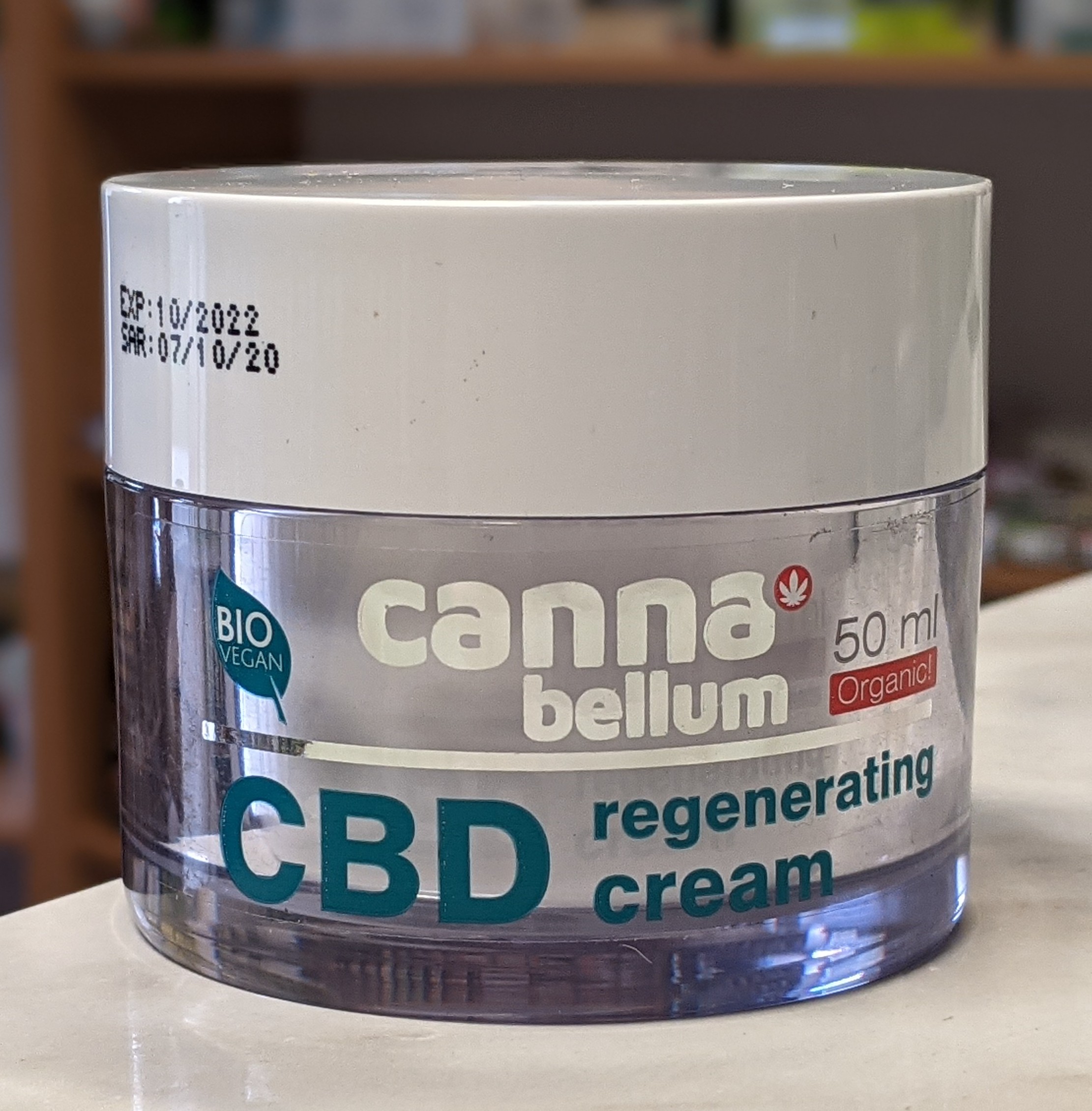 CREMA REGENERADORA BIO NATURAL CON ACEITE DE CÁ?AMO Y CBD 50ML